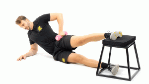 PLATAFORMA-SUELO-ADUCTORES-ELEVACION DE PELVIS LATERAL CON PIERNA EXTENDIDA Y CON MANCUERNA